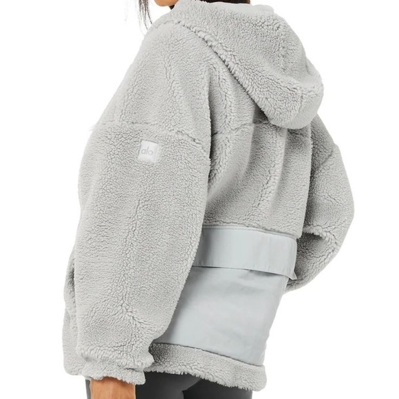Alo yoga sherpa jacket XS - Picture 2 of 5
